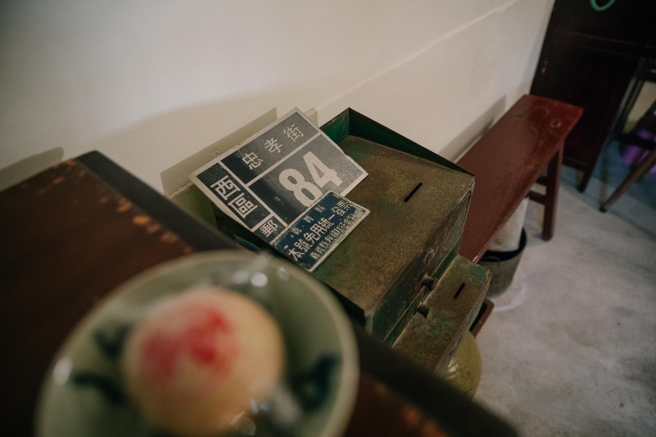 84 In Tainan Hotel Bagian luar foto